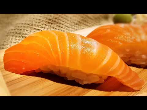 Come fare sushi al salmone